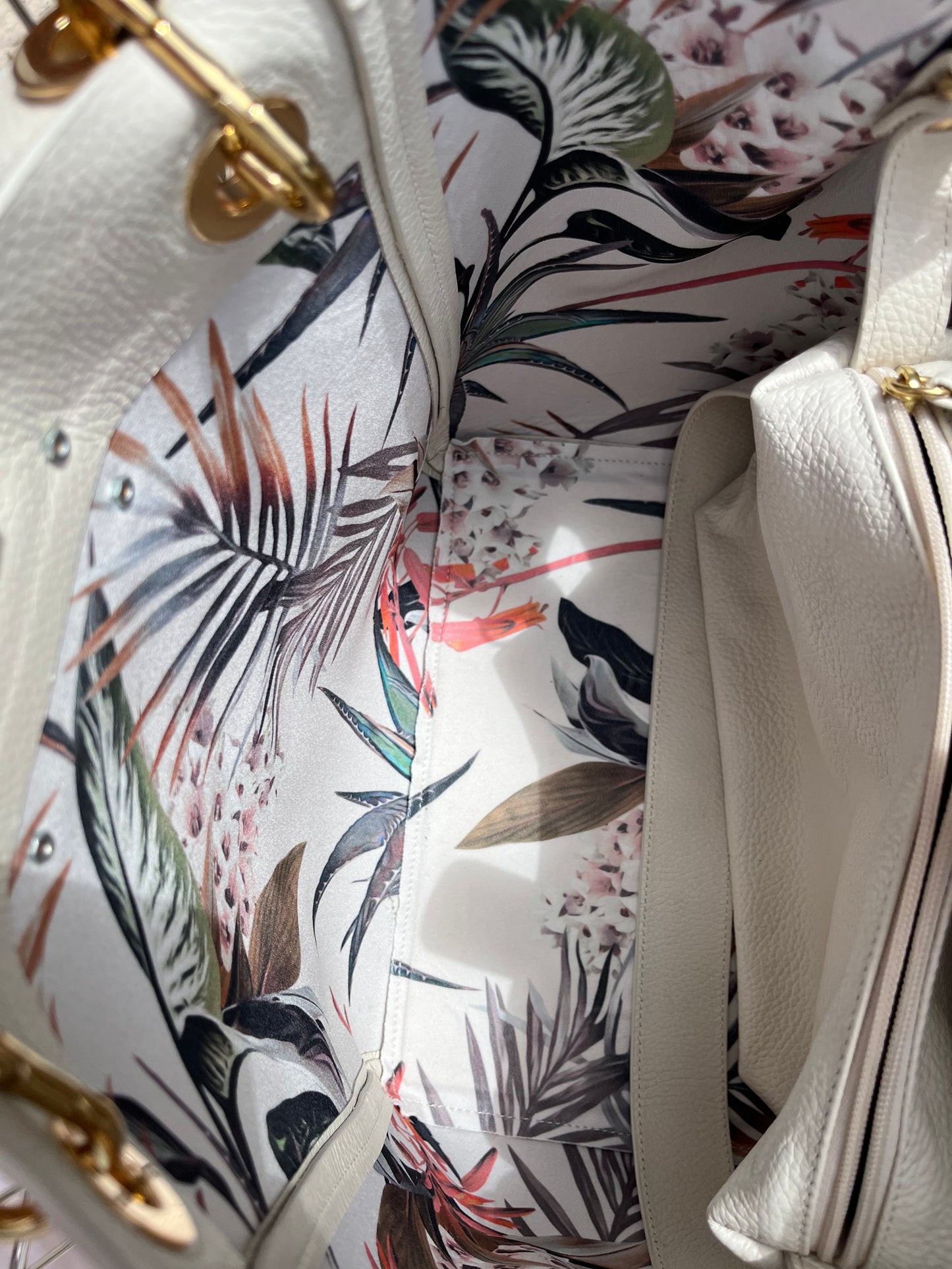 Claire Flowers Tote Bag in Pebbled Grey