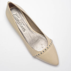 Karen Flat in Tan